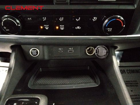 Used 2023 Nissan Rogue S image 21