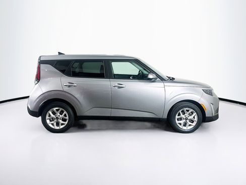 Used 2025 Kia Soul LX w/ LX Technology Package FWD image 10