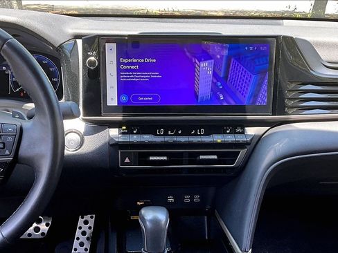 Used 2025 Toyota Camry XSE FWD image 9