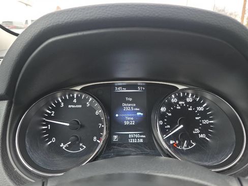 Used 2015 Nissan Rogue SV w/ SV Moonroof Package image 14