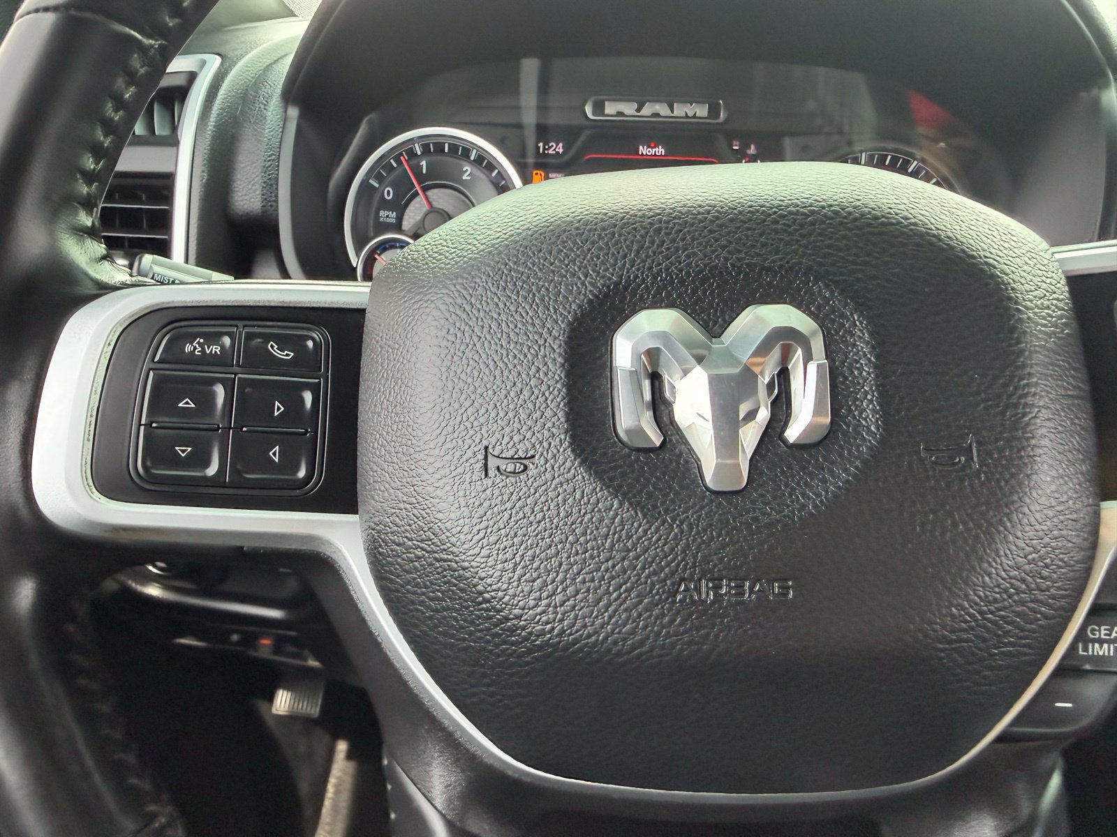 Used 2022 RAM 2500 Lone Star w/ Night Edition AWD/4WD image 15