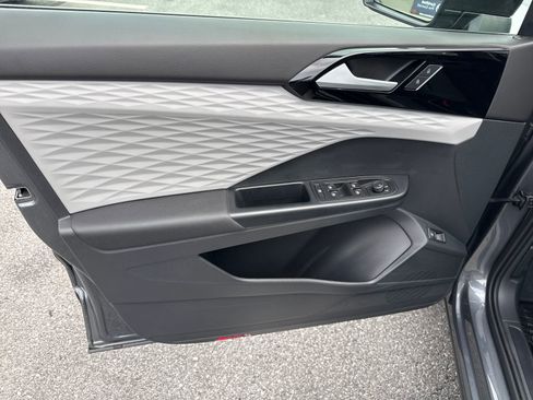 Certified 2023 Volkswagen Taos S FWD image 21