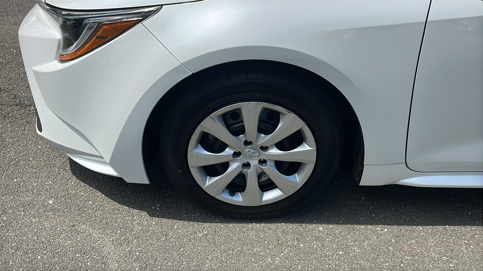 Used 2024 Toyota Corolla LE FWD image 9