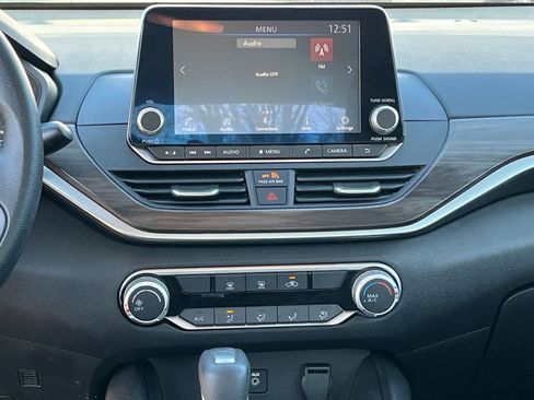 Used 2025 Nissan Altima 2.5 SV image 17