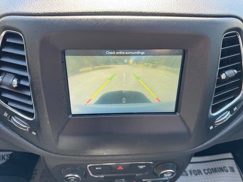 Used 2019 Jeep Compass Latitude image 43