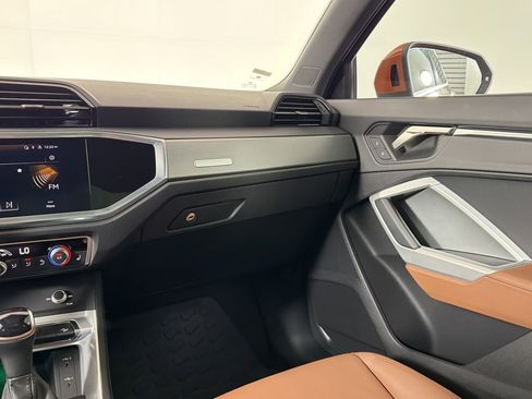 Used 2022 Audi Q3 2.0T Premium Plus w/ Premium Plus Package image 27