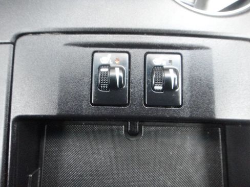 Used 2015 Toyota Camry XSE FWD image 11