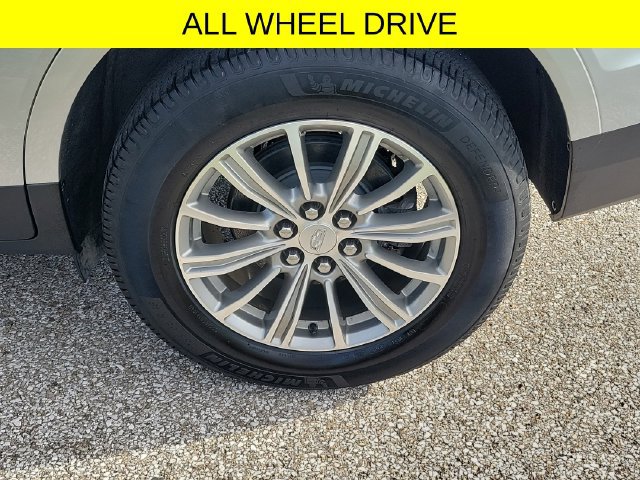Used 2017 Cadillac XT5 Luxury w/ Driver Awareness Package AWD/4WD image 7