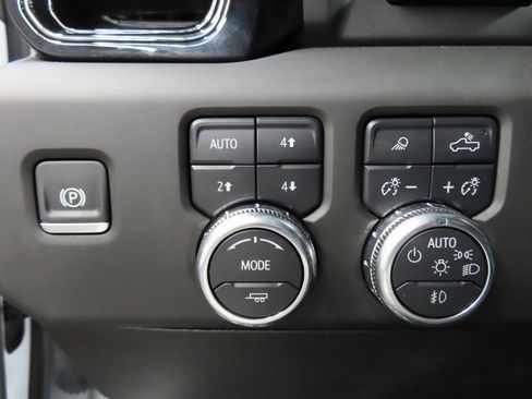 Used 2025 GMC Sierra 2500 AT4 w/ AT4 Premium Plus Package image 62