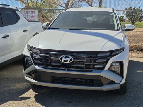 Used 2025 Hyundai Tucson SEL image 3