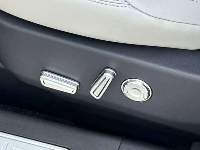 New 2026 Lincoln Nautilus Premier AWD/4WD image 30