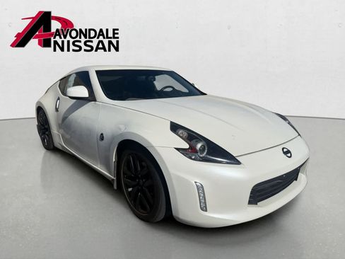 Certified 2019 Nissan 370Z Coupe RWD image 3