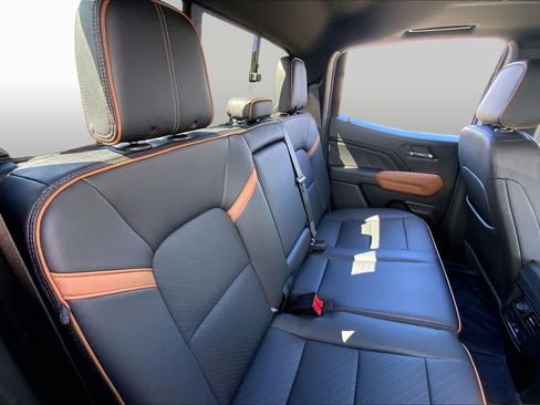 Used 2023 GMC Canyon AT4 w/ AT4 Premium Package AWD/4WD image 18