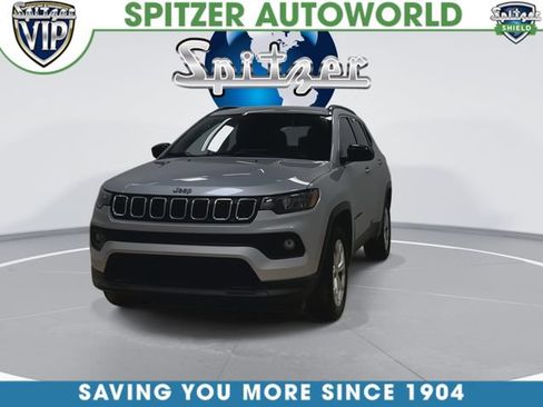 Used 2024 Jeep Compass Latitude AWD/4WD image 4