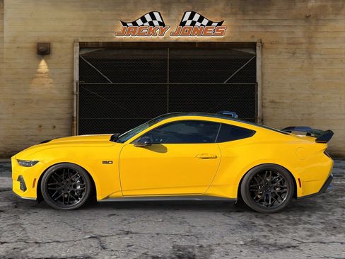 Used 2024 Ford Mustang GT Premium RWD image 2