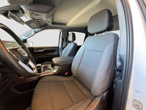 Used 2025 GMC Sierra 1500 Elevation image 19