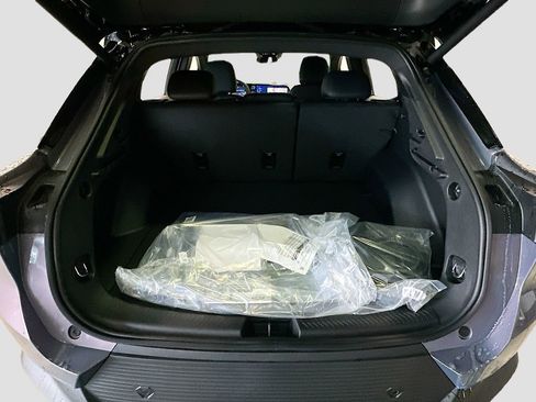 New 2026 Chevrolet Equinox EV LT FWD image 28
