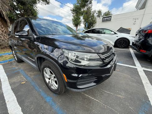 Used 2014 Volkswagen Tiguan S FWD image 1