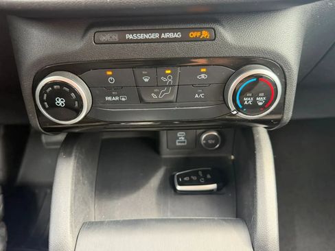 Used 2021 Ford Escape SE FWD image 16