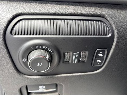 Used 2024 Jeep Wagoneer Series II w/ Flexible Seating Group AWD/4WD image 54