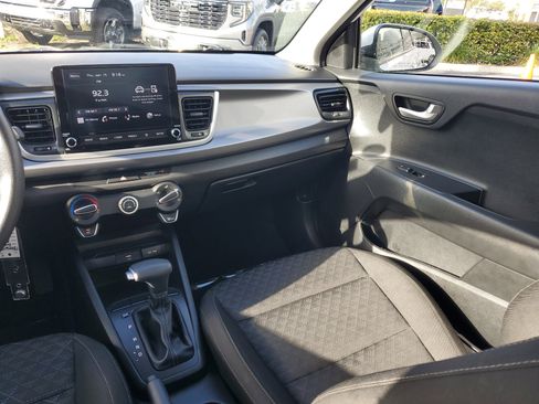 Used 2023 Kia Rio S image 19