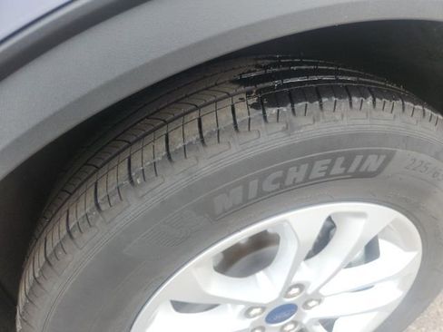 Used 2022 Ford Escape SE w/ Cold Weather Package image 6