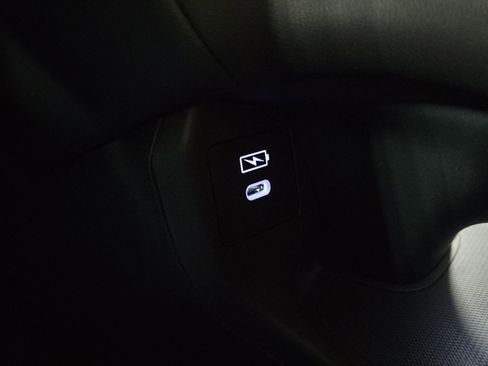 Certified 2025 Honda HR-V LX image 32