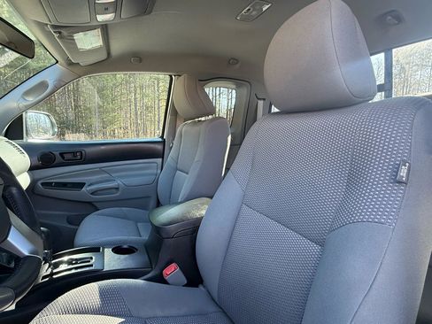 Used 2015 Toyota Tacoma 2WD Access Cab w/ Convenience Package image 16