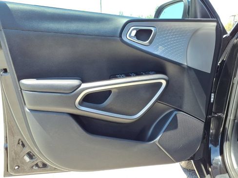 Certified 2023 Kia Soul LX w/ Option Group 015 FWD image 19