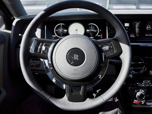 Used 2025 Rolls-Royce Phantom Sedan RWD image 68