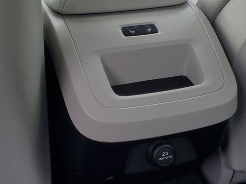 Used 2020 Volvo S60 T6 Momentum image 32