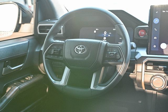 Used 2024 Toyota Tacoma TRD Off-Road AWD/4WD image 18