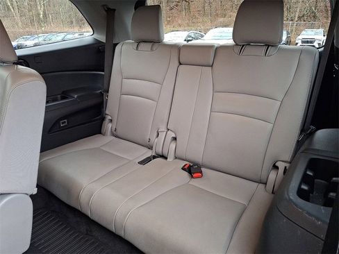 Used 2017 Honda Pilot EX-L image 11