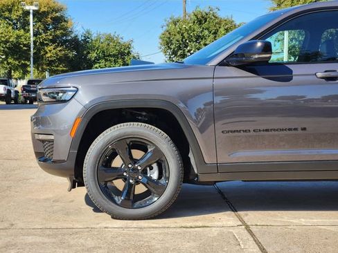 New 2025 Jeep Grand Cherokee L Limited w/ Black Appearance Package image 6