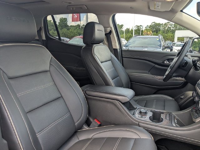 Used 2023 GMC Acadia Denali w/ Denali Technology Package FWD image 37