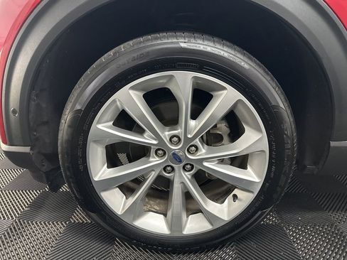 Used 2022 Ford Explorer Platinum w/ Equipment Group 601A AWD/4WD image 41