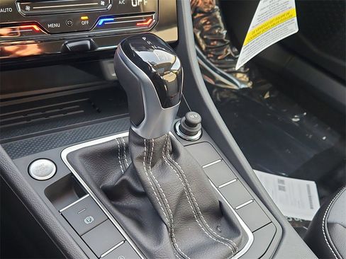 New 2026 Volkswagen Jetta SE image 18