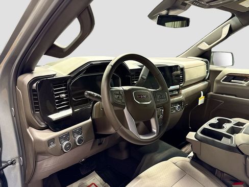 New 2026 GMC Sierra 1500 SLE w/ Preferred Package image 9