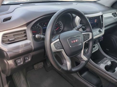 Used 2023 GMC Acadia SLT image 10