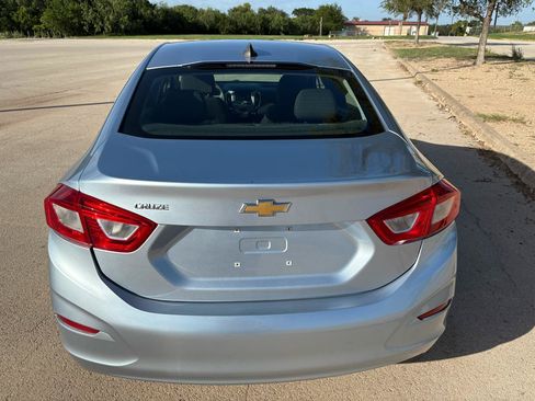 Used 2017 Chevrolet Cruze LS FWD image 34