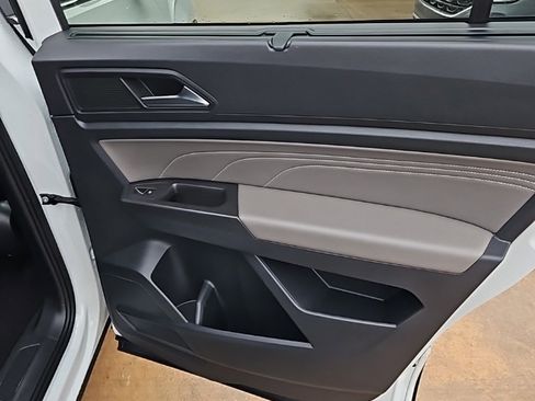 Used 2022 Volkswagen Atlas SE image 14