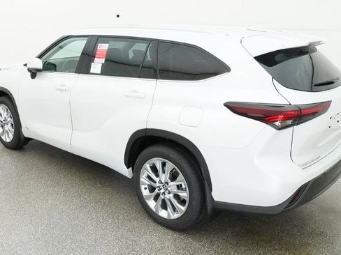 New 2026 Toyota Highlander Limited image 21