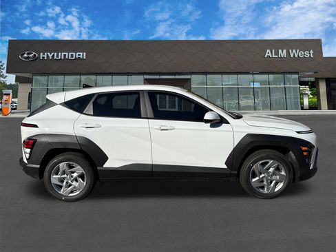 Used 2026 Hyundai Kona SE FWD image 4