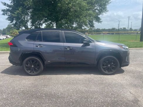 Used 2024 Toyota RAV4 XSE AWD/4WD image 9