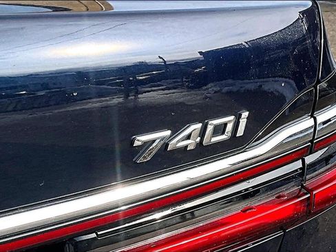 Used 2020 BMW 740i xDrive image 24