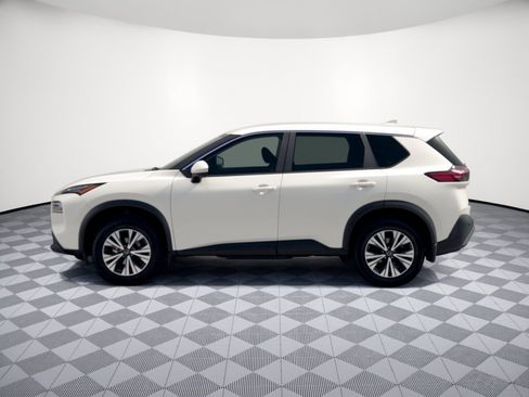 Used 2023 Nissan Rogue SV FWD image 2
