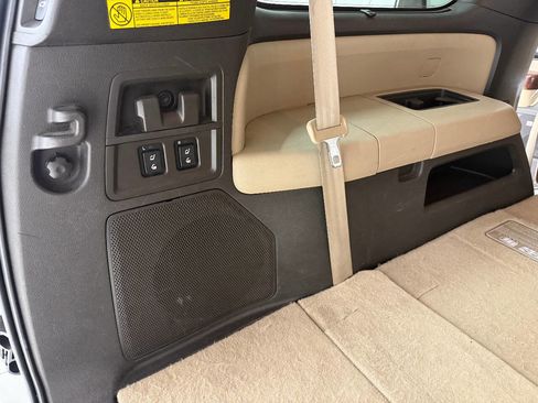 Used 2011 Toyota Sequoia Platinum image 63