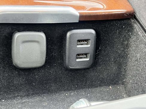 Used 2020 Cadillac Escalade ESV Premium Luxury image 31