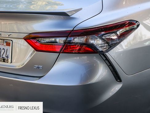 Used 2024 Toyota Camry SE image 7