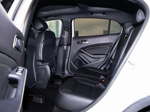 Used 2018 Mercedes-Benz GLA 250 4MATIC image 22